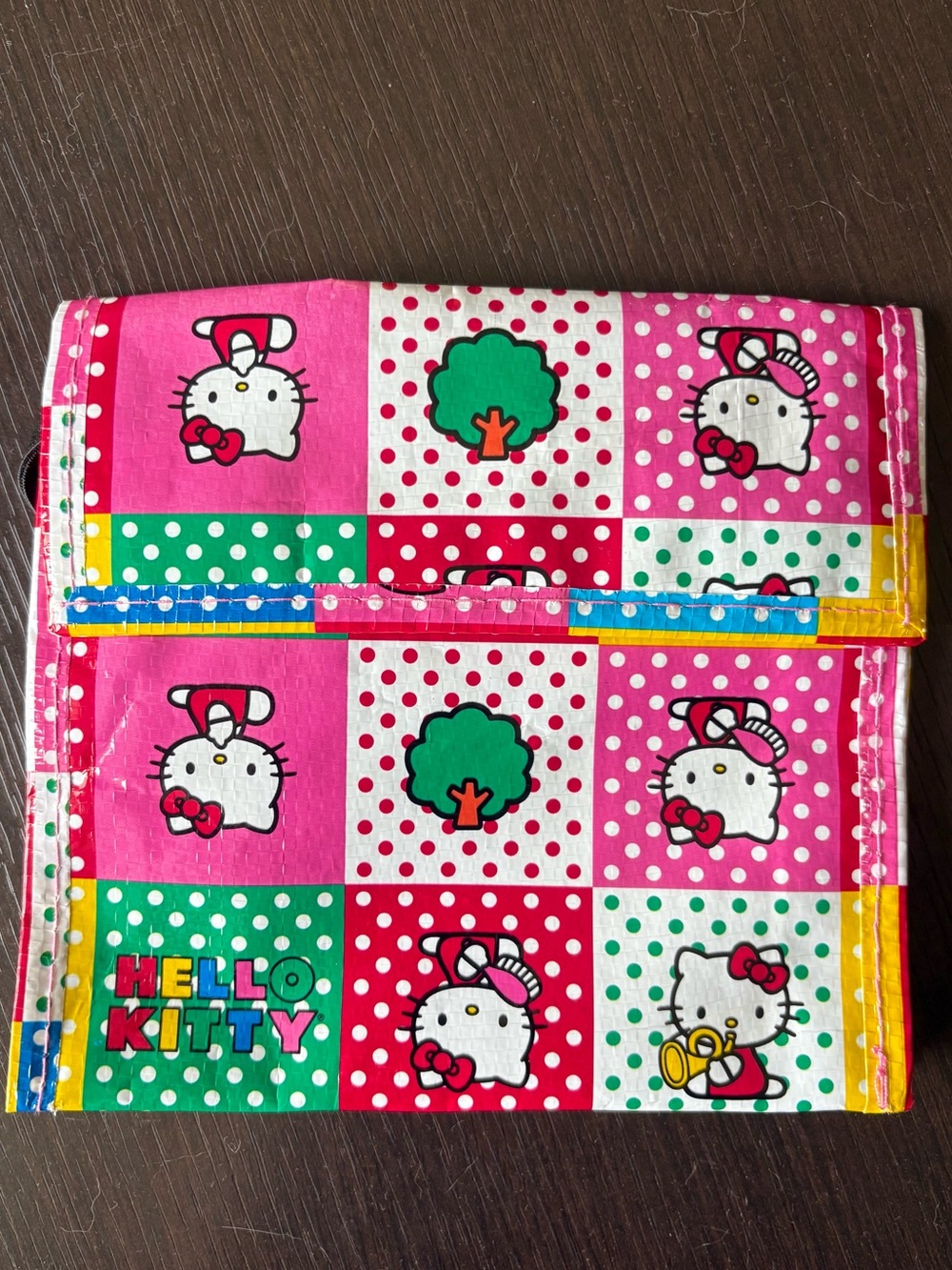 NWT Hello Kitty 2000’s style Small Bag -Iconic Character Design